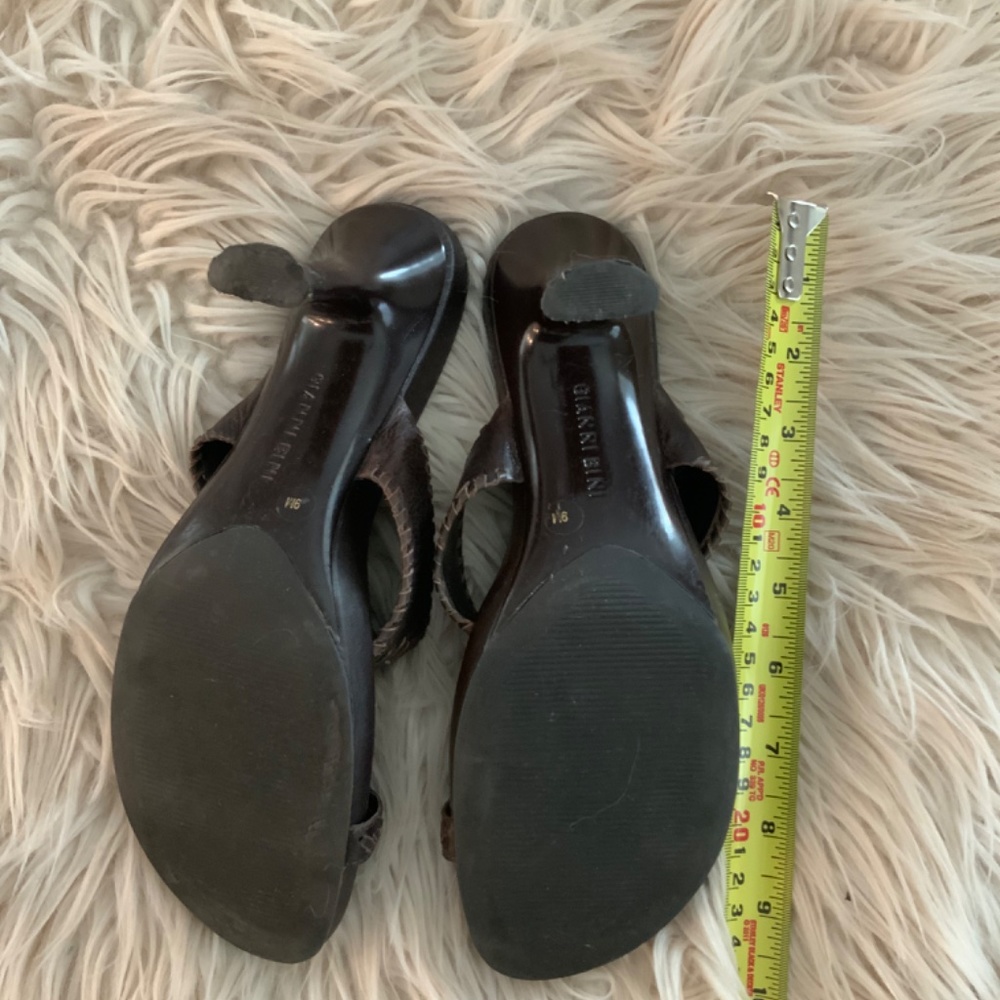 Shoes - Picture 2 of 4